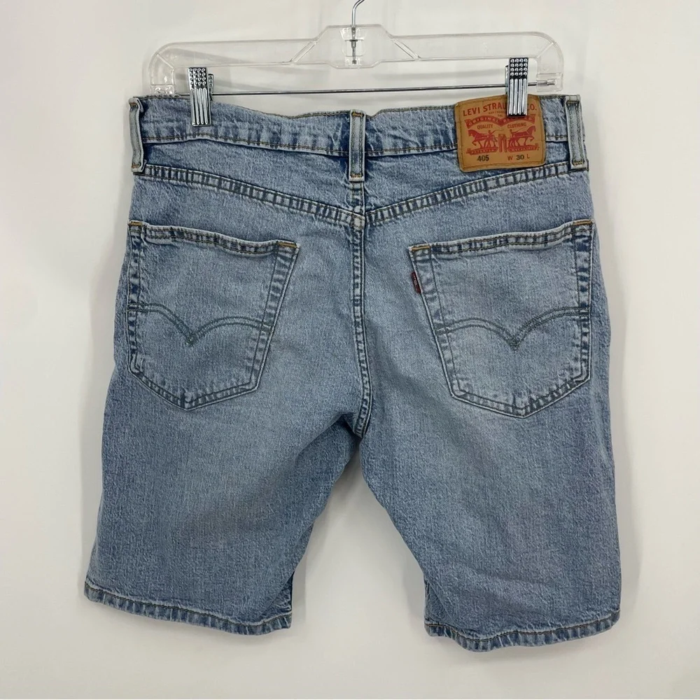 Levi’s 405 Jean Shorts‎ distressed Sz 30 light wash